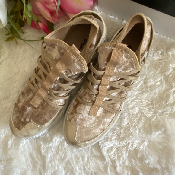 LAST PAIR! Qupid Gold Velvet Tennis Shoes - Picture 3 of 9